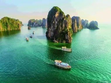 Tour Hàng Ngày : SÀI GÒN – HUẾ – HÀ NỘI – HẠ LONG 9 Ngày 8 Đêm