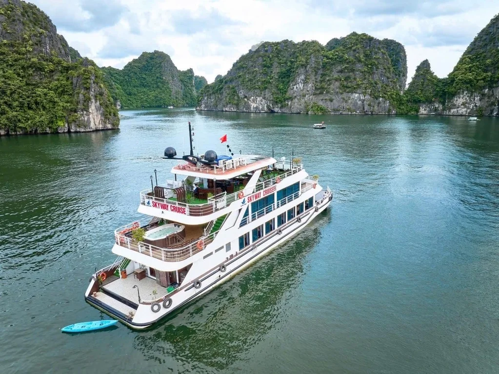 Tour Vịnh Lan Hạ 1 Ngày Trọn Gói | Có Phao Chuối & Cầu Trượt